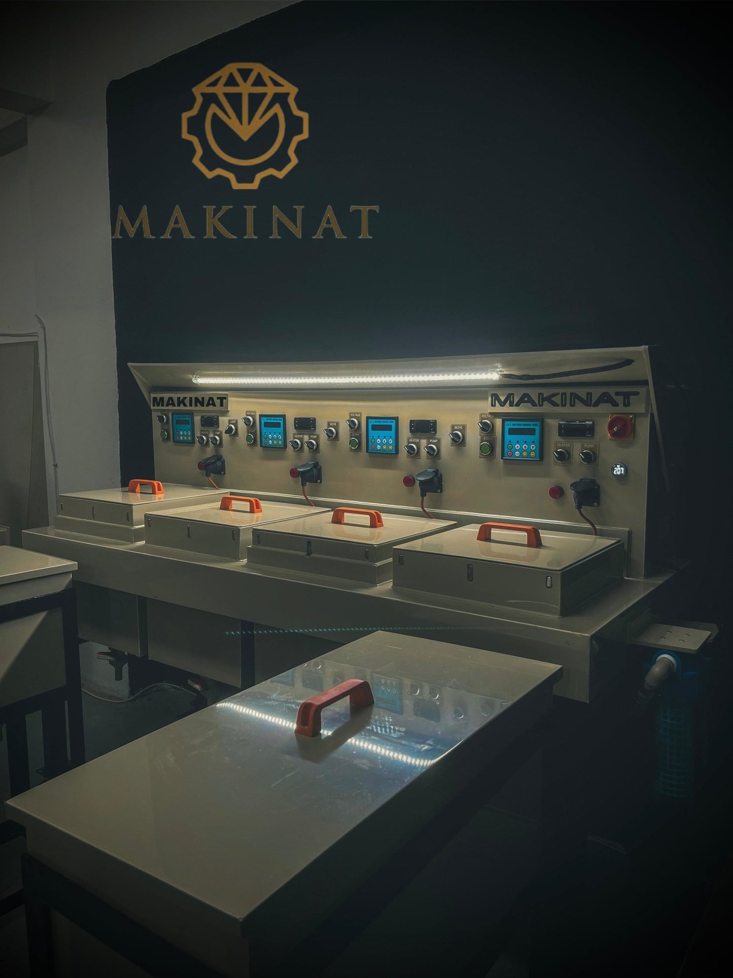 ماكينة طلاء الذهب والفضة أحجام كبيره - MAKINAT